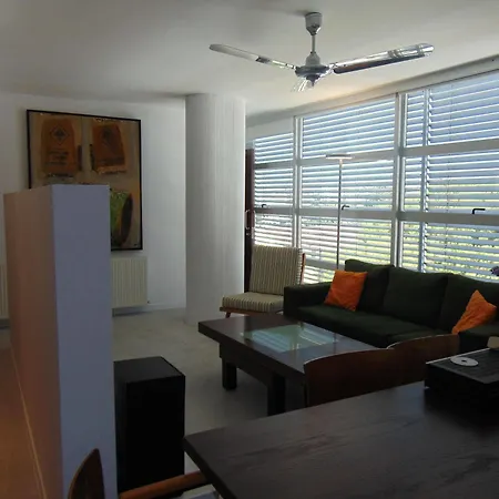 Luxury Penthouses Apartment *